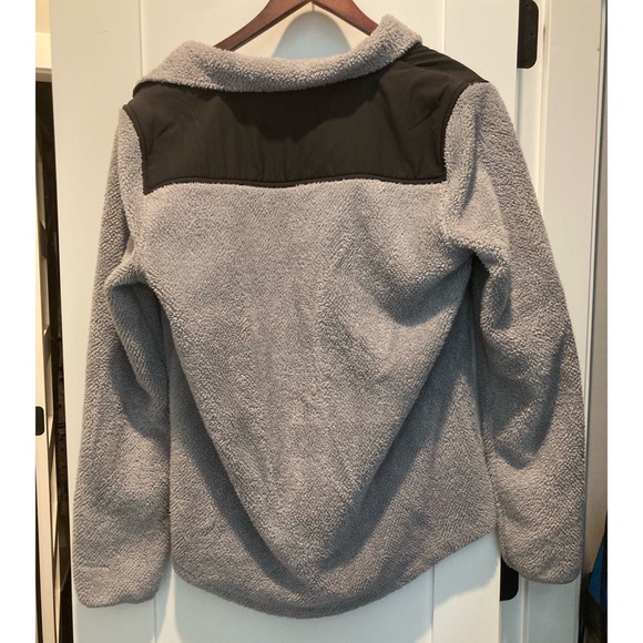 Fila sport fleece sweater Womens size medium - Picture 6 of 6